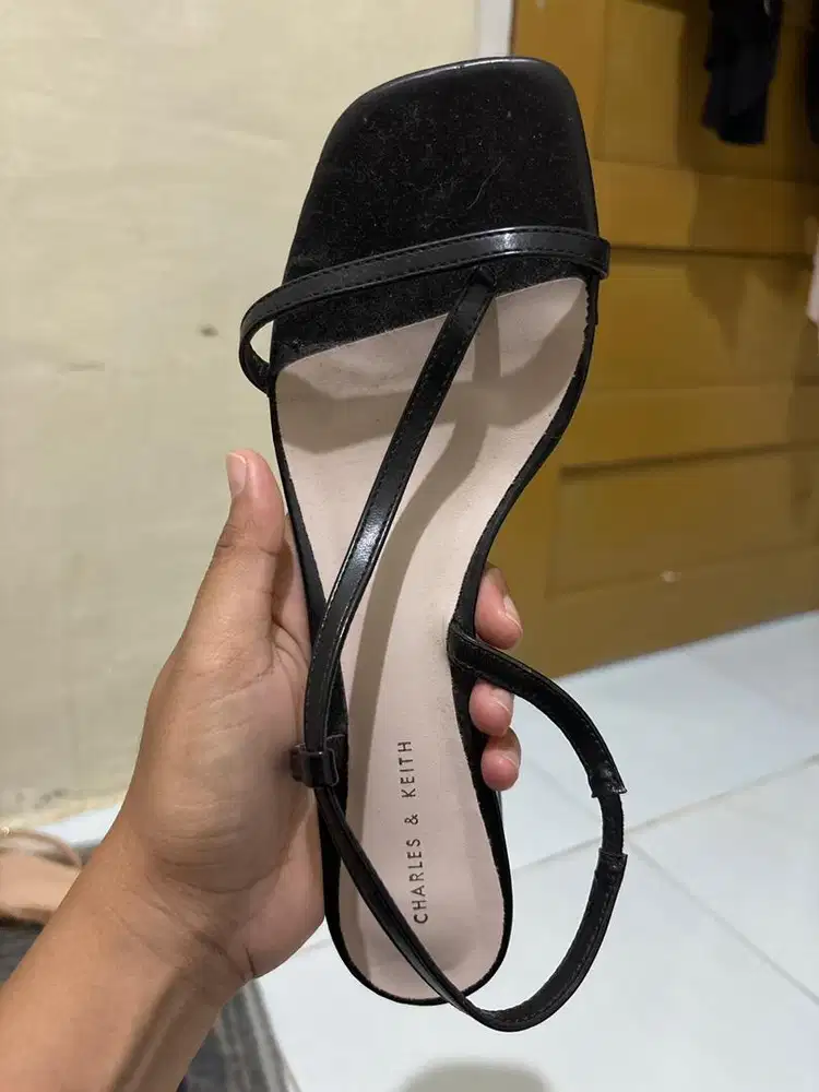charles & keith size 39