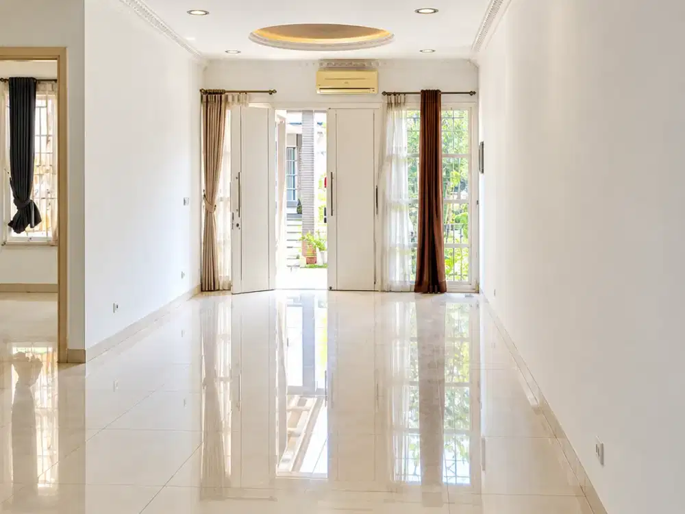 Jual Rumah Grand Orchard 2 Lt, 4+1 KT, SHM
