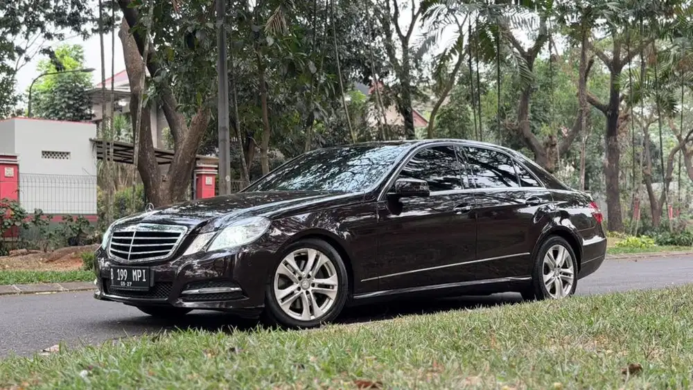 Mercedes Benz W212 E300 2011 Avantgarde panoramic