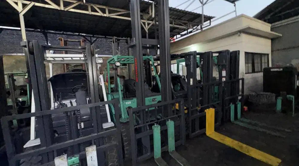 Ready Forklift Bekas Tahun Muda Berbagai Merk dan Kapasitas