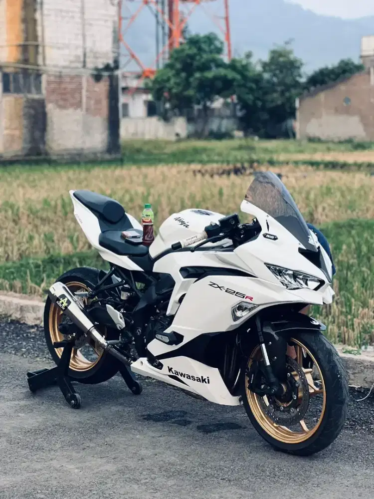 ZX25R 2021 PUTIH