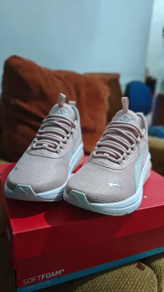 Sepatu Running wanita Puma
