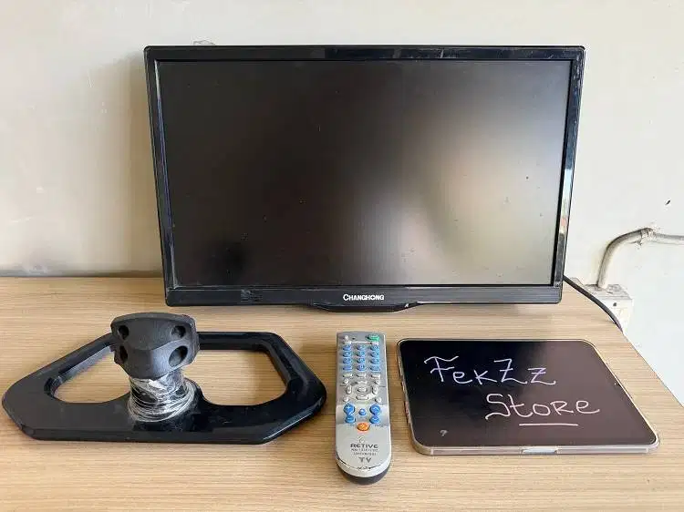 Monitor Changhong 19 inch Second - Bisa jadi TV, bisa jadi Monitor !!