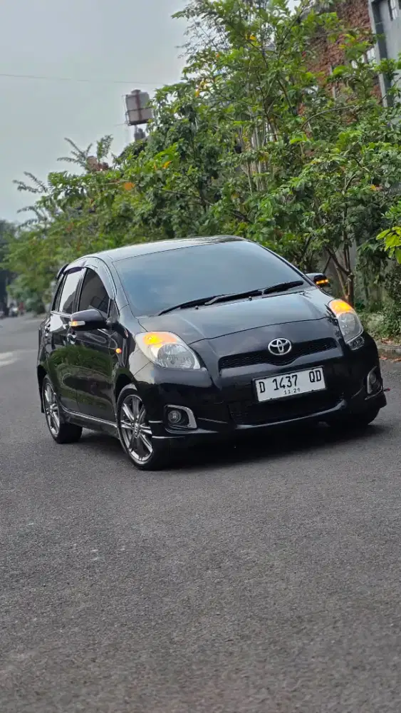 Toyota yaris e matic 2013