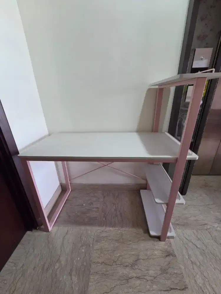 Meja Belajar / Meja Kerja Minimalis Rak Tingkat Pink Putih (Bisa Nego)