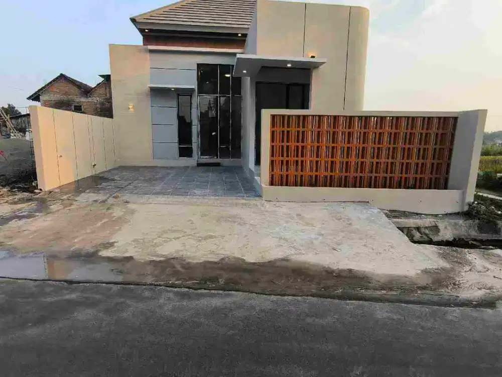 RUMAH BARU DESAIN INDUSTRIAL LOKASI DEKAT RSA UGM YOGYAKARTA