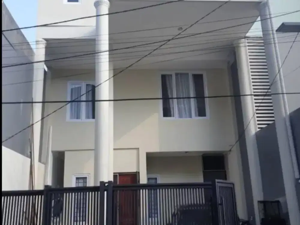 Rumah Tebet Asem Baris 3 Lantai bisa Utk Kost Akses 2 Mobil Dekat Stasiun