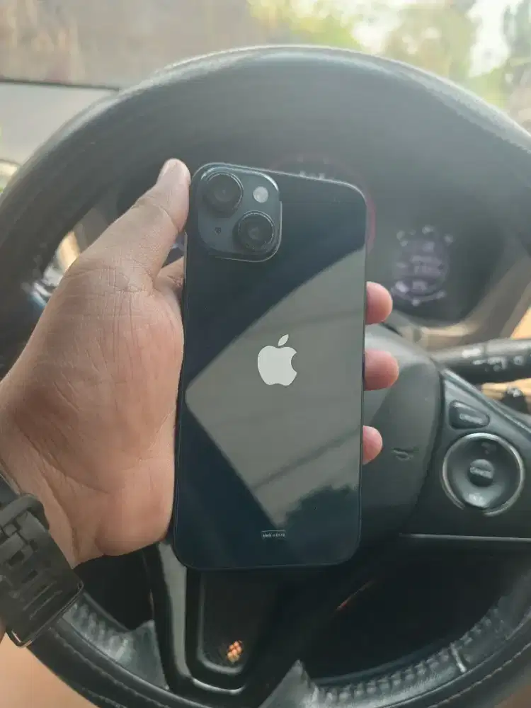 iPhone 14 basic 128gb garansi sampai 30 april 27