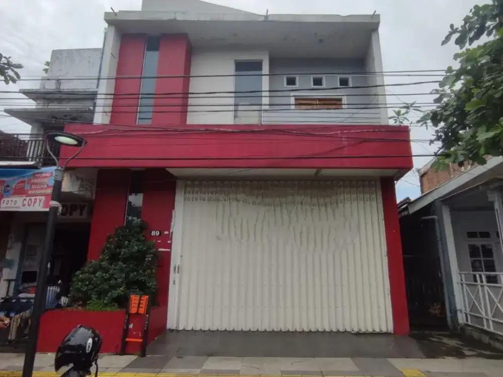 DISEWAKAN RUKO BANGUNAN MINIMALIS 2 LANTAI PINGGIR JALAN PROVINSI DEKAT LIPPO MALL JEMBER