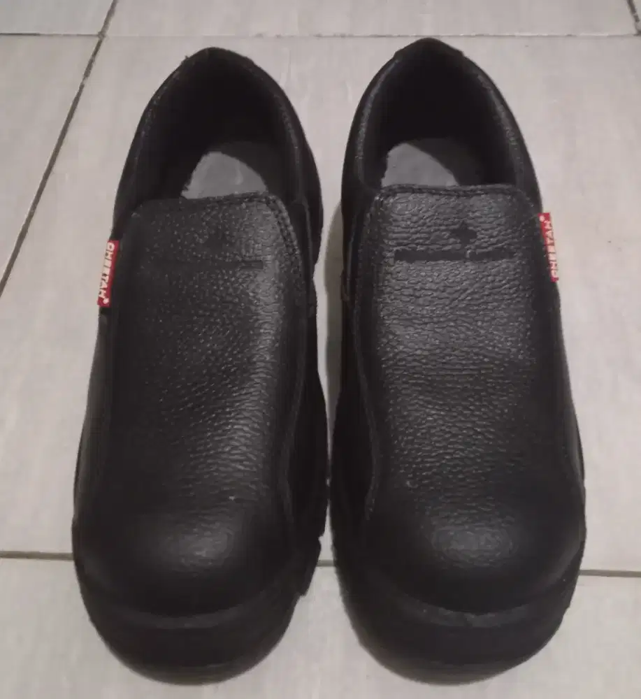 Sepatu safety CHEETAH