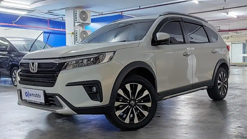 DP 10 JT Honda BR-V 1.5 Prestige Bensin-AT Hitam 2022