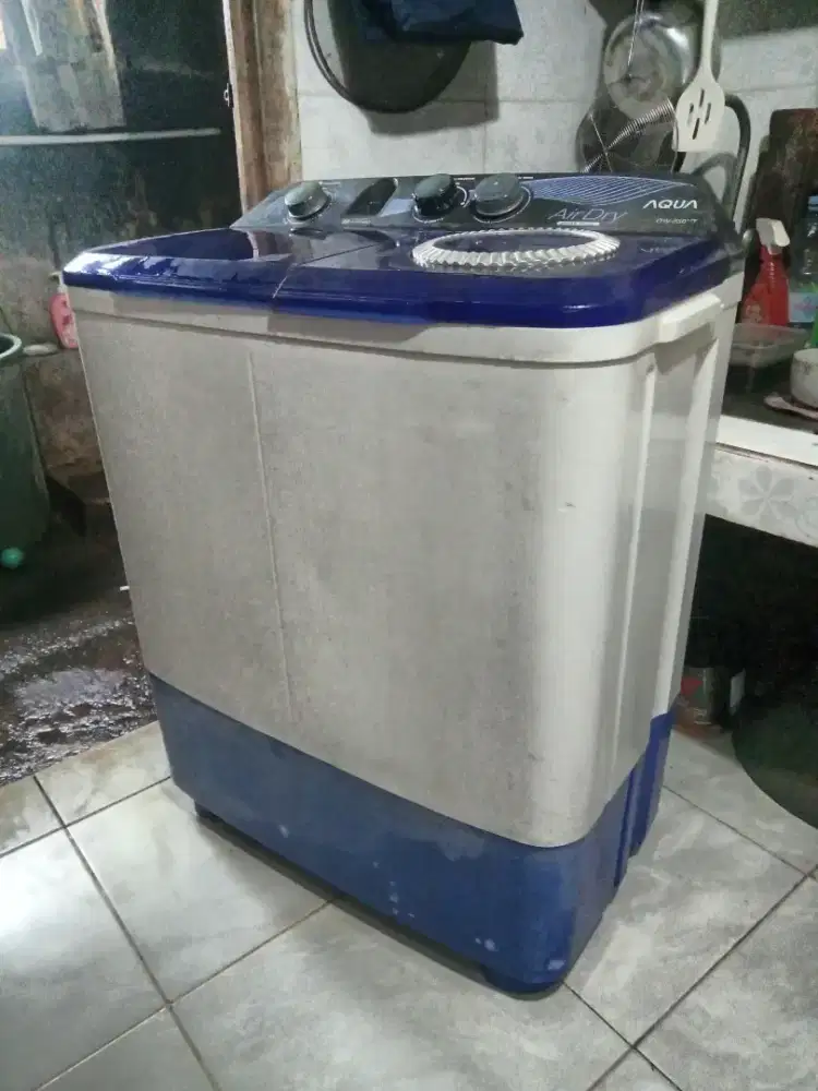 Mesin cuci merk Aqua normal lancar cuci dan keringkan