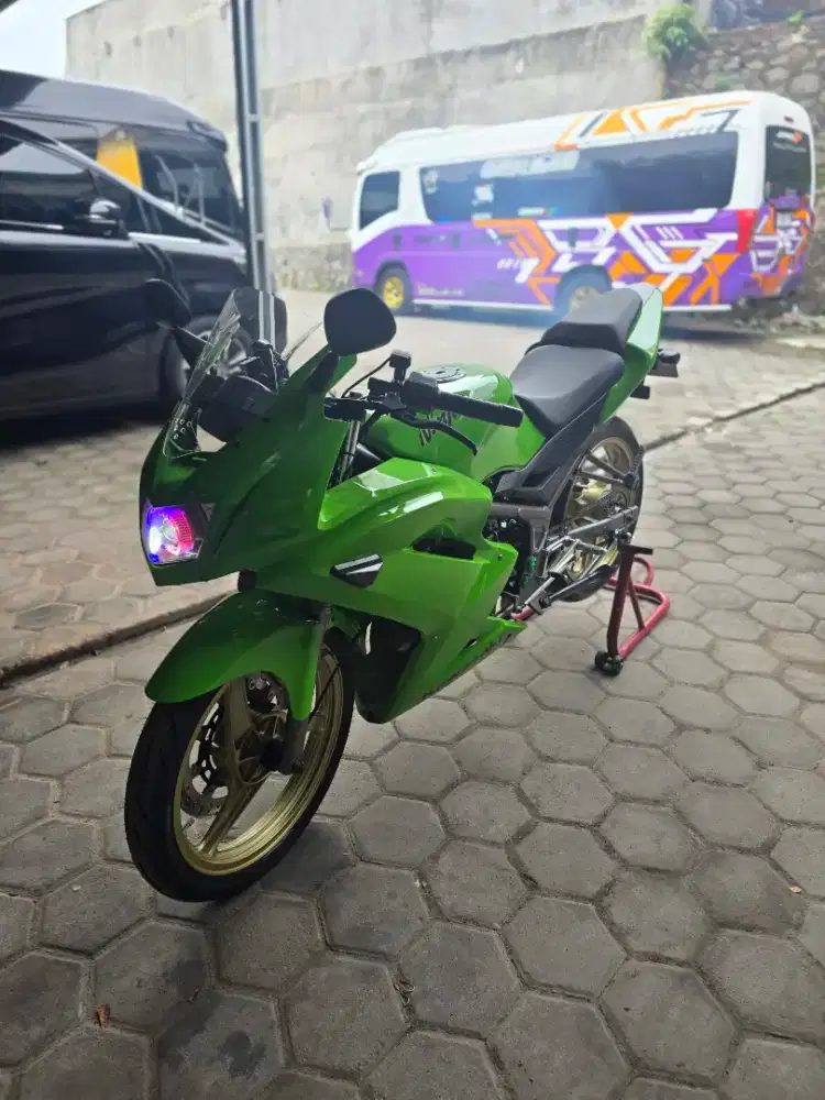 Ninja RR warna hijau 2013