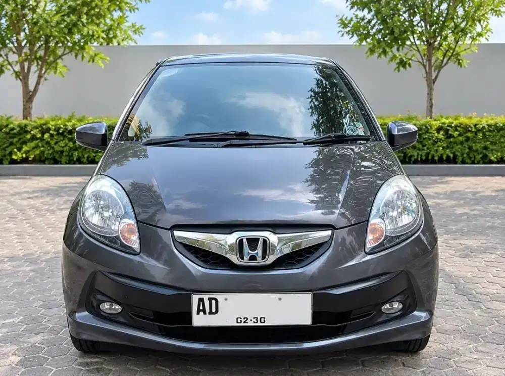Honda Brio Type E V-tec Tahun 2014 warna Abu-Abu