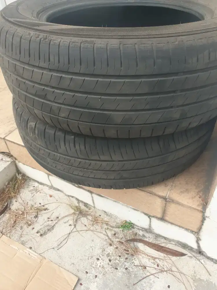 Ban bekas innova reborn 205/65 R16