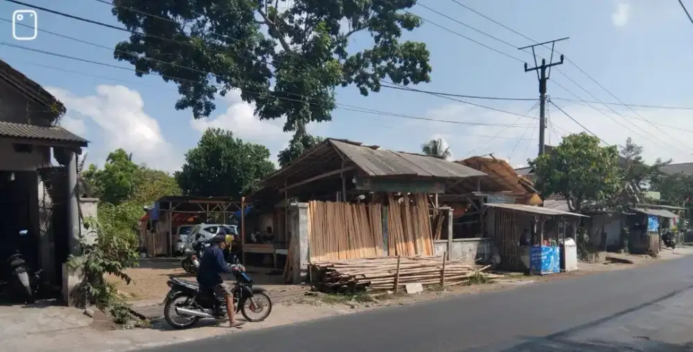 Sebidang tanah pinggir jalan