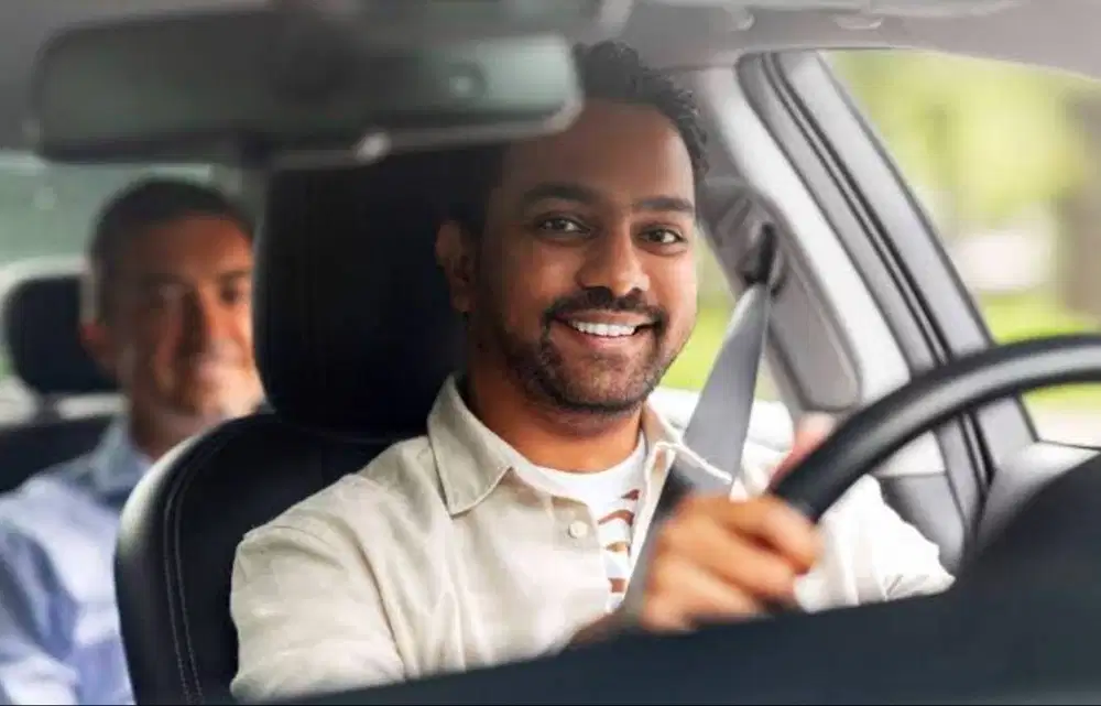 Lowongan Driver Pariwisata dapat mes