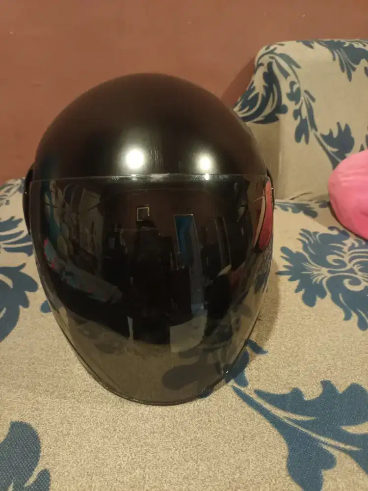helm ukuran L hitam