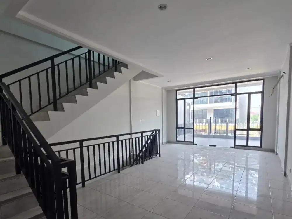 DISEWAKAN RUKO 3 LANTAI DI SUMMARECON BEKASI