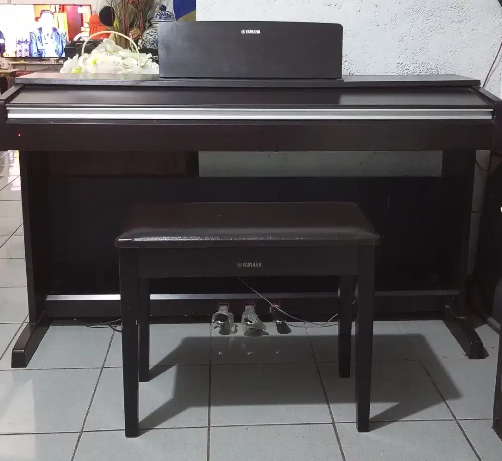 piano yamaha ydp 142