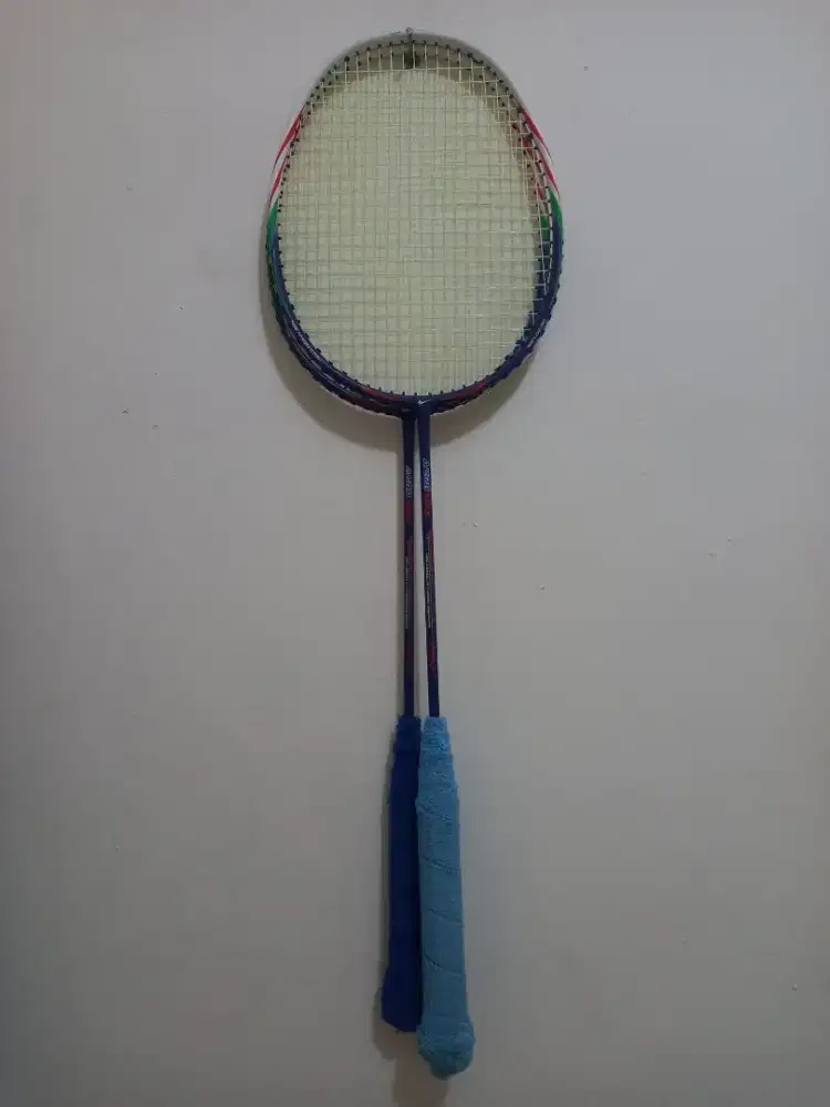 Raket Badminton