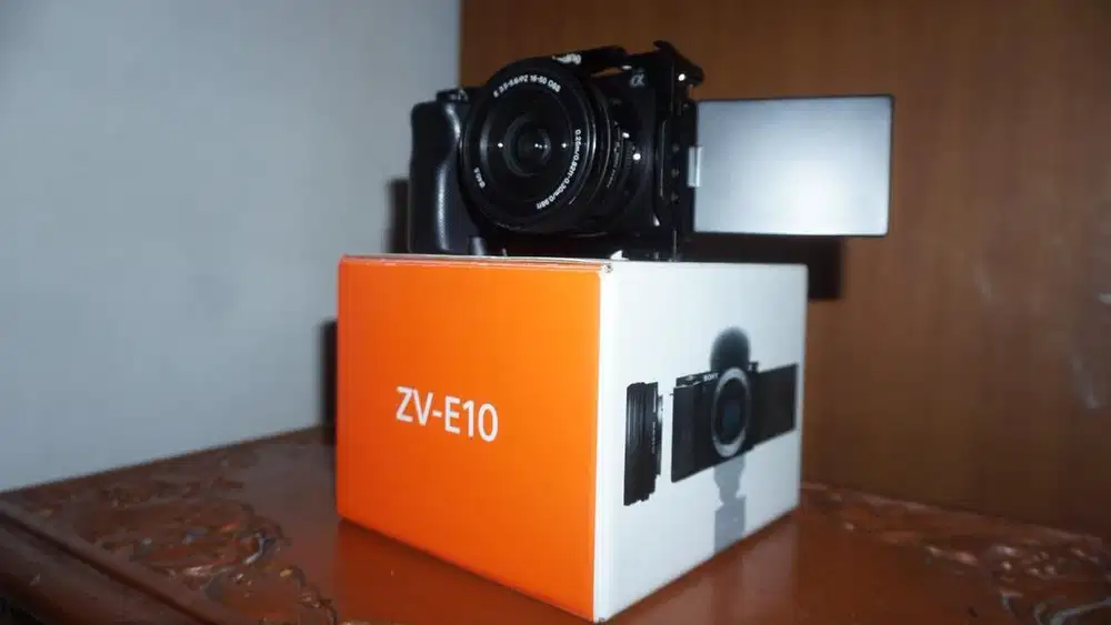 DIJUAL — SONY ZV-E10 FULLSET