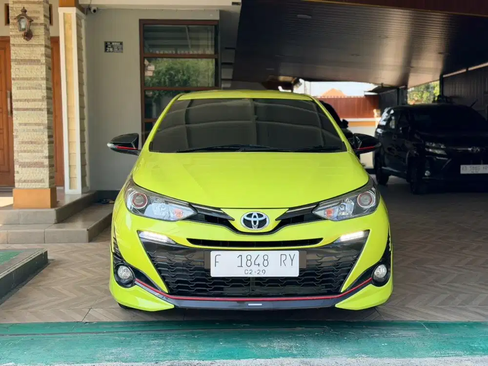 Toyota yaris trd sportivo AT kuning Lemon