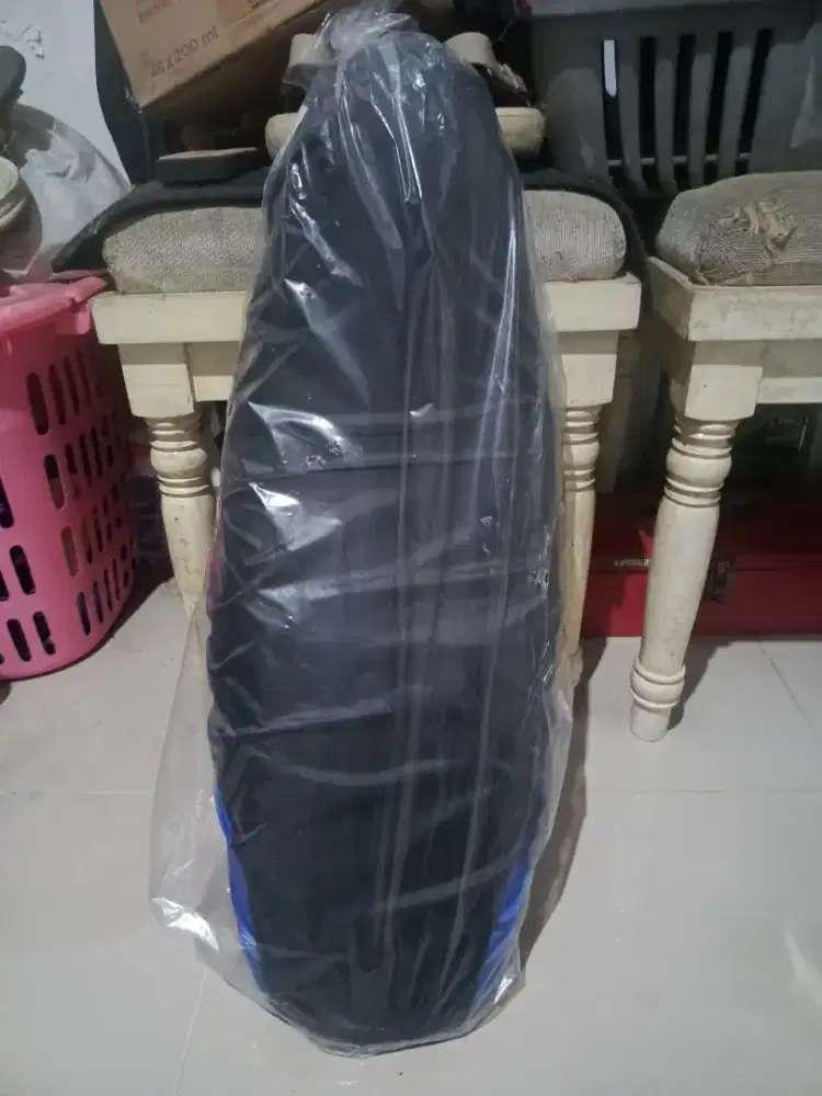 Jok yamaha mio sporty/smile dan aki mio motobatt harga 300rb nego..