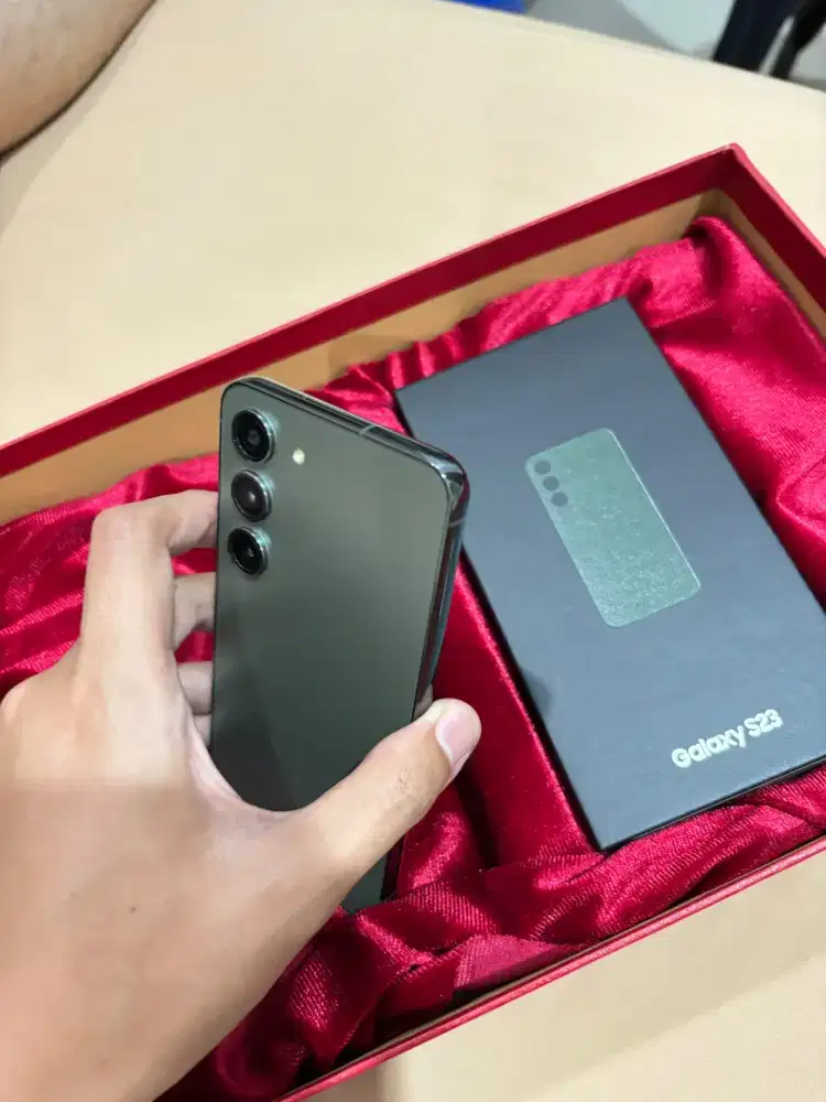 Samsung S23 8/256