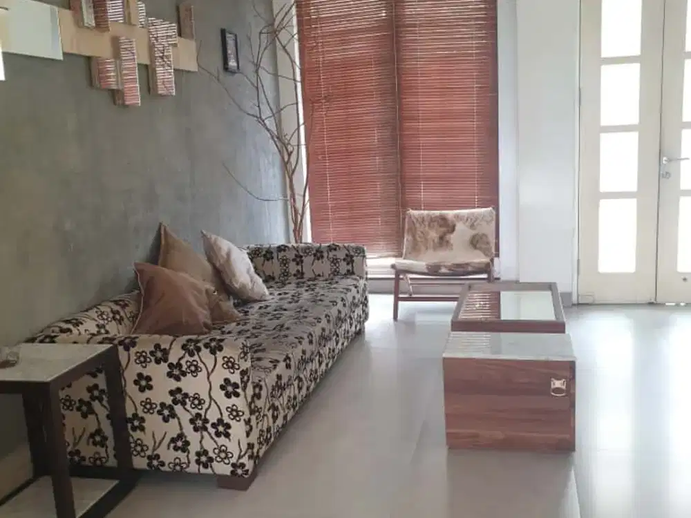 L2. Rumah Disewakan di Meadow Green Lippo Cikarang