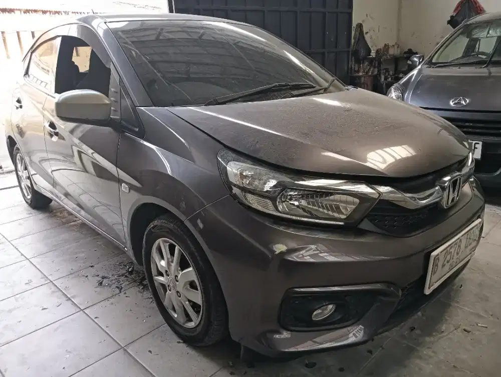 Honda Brio e at DP 7jt tahun 2019