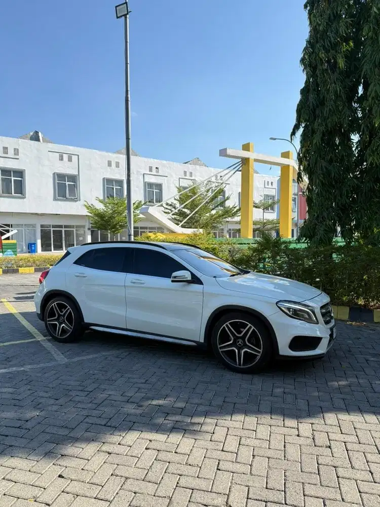 Mercedes Benz GLA 200 AMG Line
