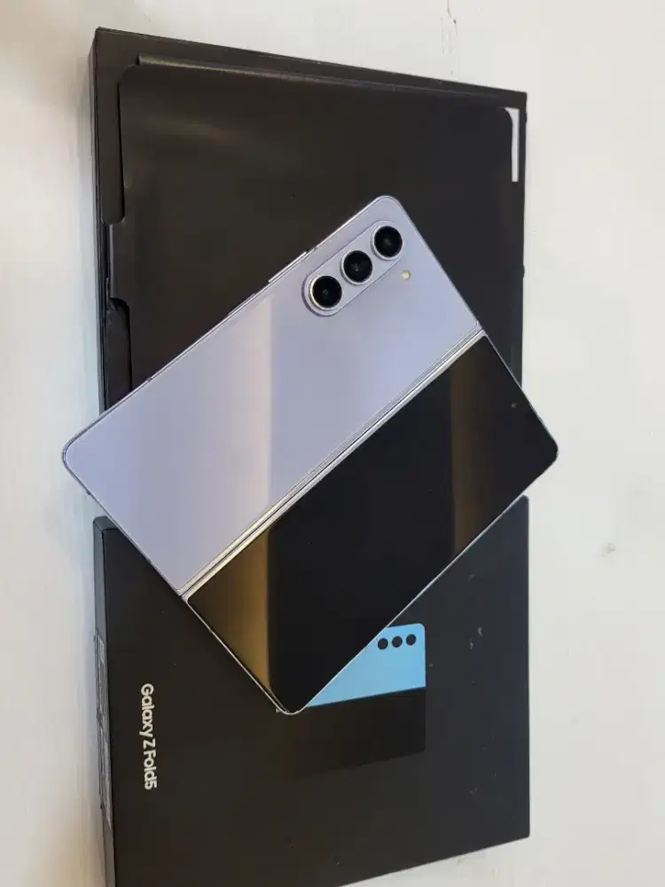Samsung Z fold 5 12/512Gb