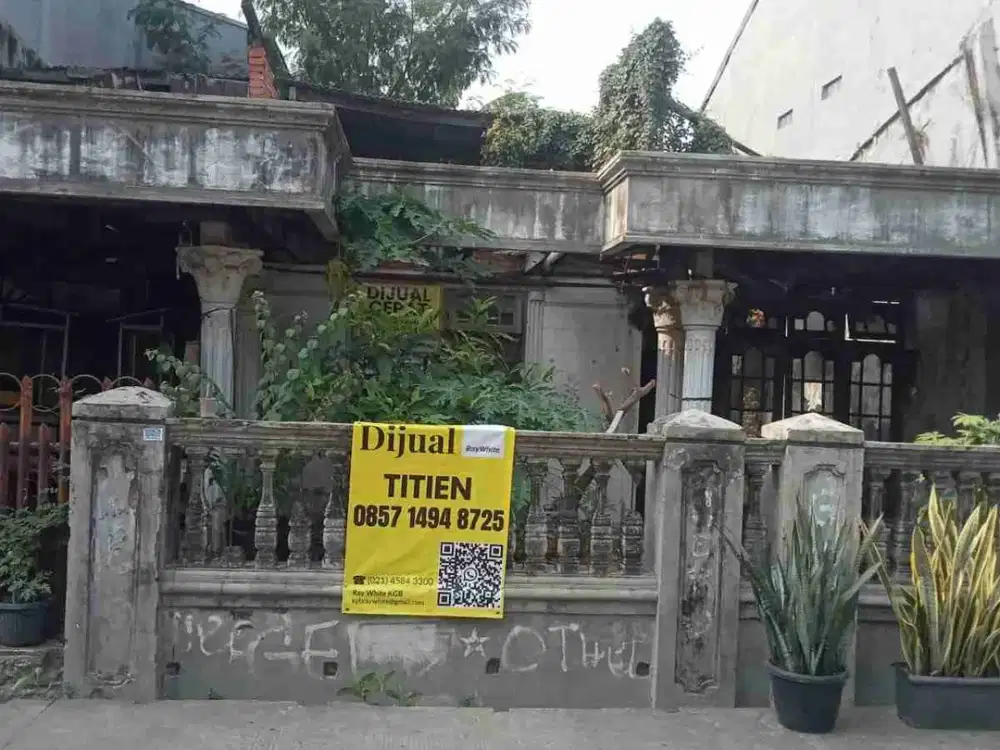 Dijual rumah tua (hitung tanah) hadap Selatan