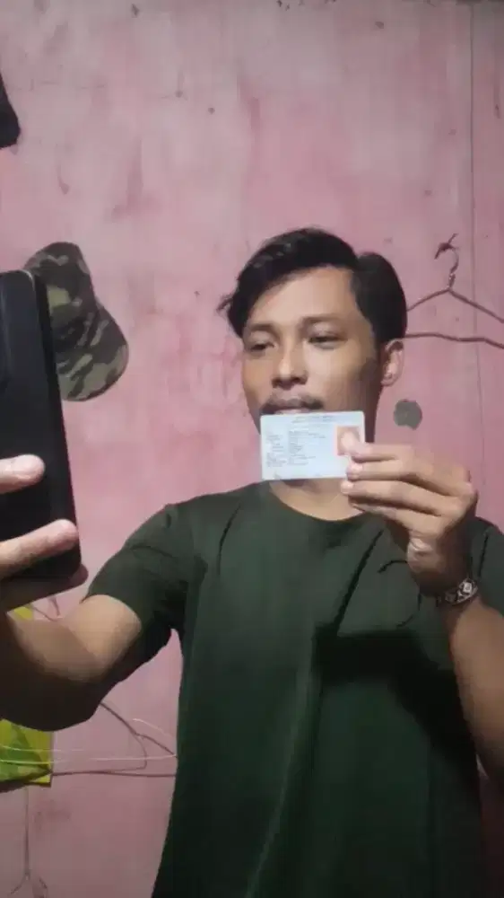MENCARI LOWONGAN PEKERJAAN