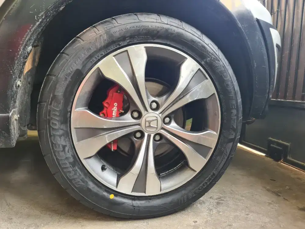 Dijual cepat Velg CR V prestige dan Ban Brigestone Potenza