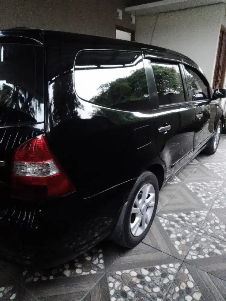 Grand Livina XV matic 2011 murah