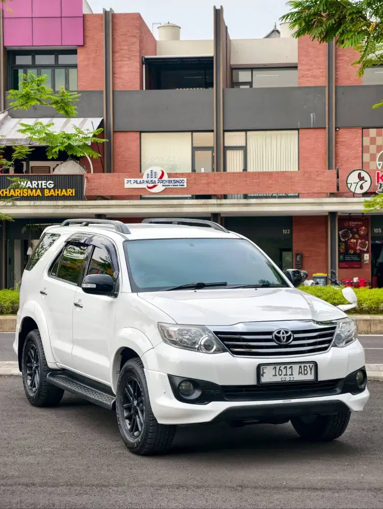 TOYOTA FORTUNER G TRD DIESEL MATIC 2012