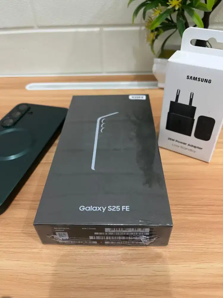 BNIB SEGEL NEW SAMSUNG S25 FE 8/256!! FREE ADAPTOR ORI + SOFTCASE