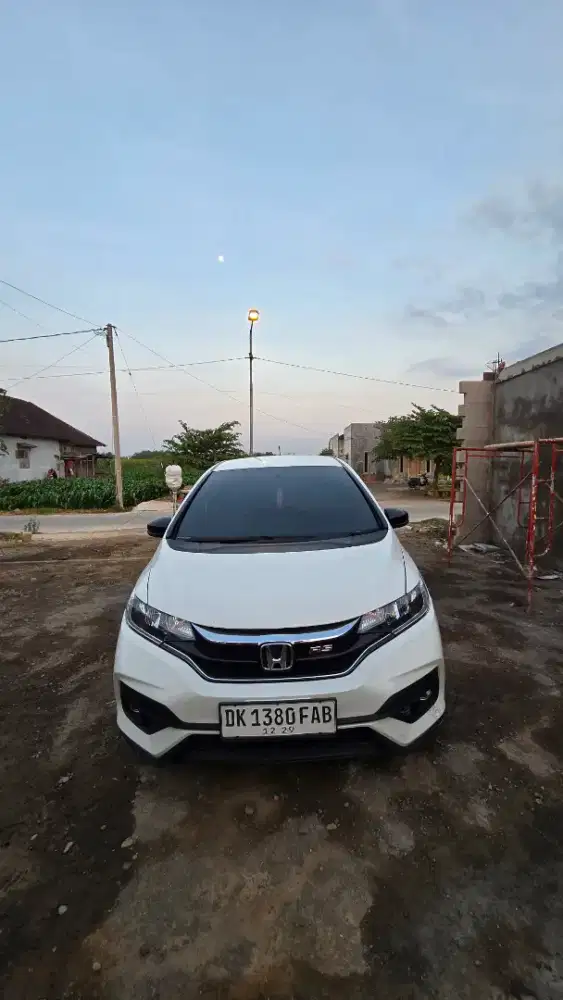 Dijual Honda Jazz GK5 RS matik ori low KM