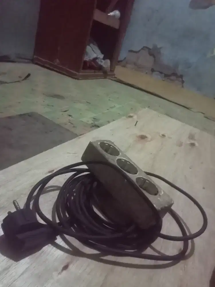 Kabel. Roll Panjang