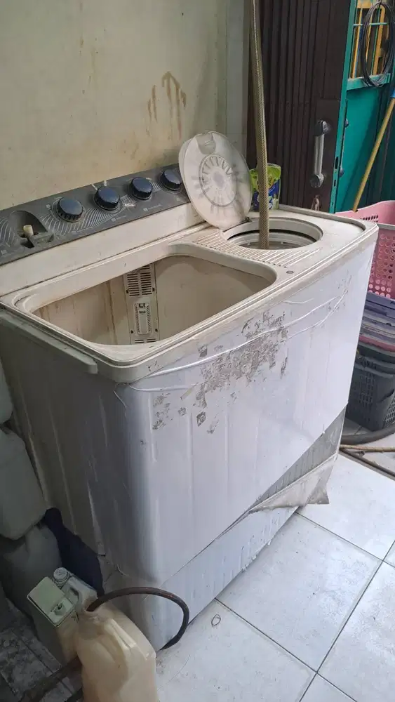 Mesin cuci Aqua dan boiler setrika uap 25L