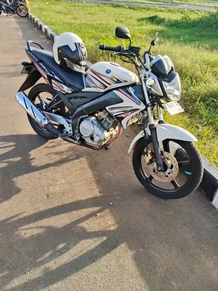 Vixion old Albino 2012