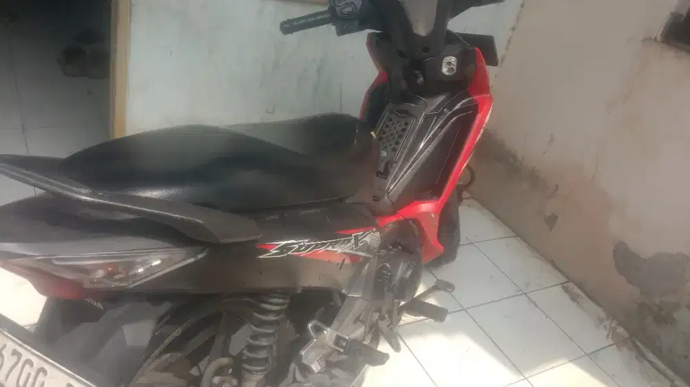 Supra x 2019 hitam merah