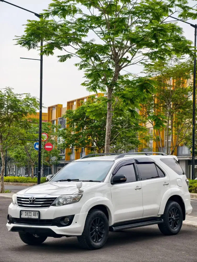 TOYOTA FORTUNER G TRD DIESEL MATIC 2012