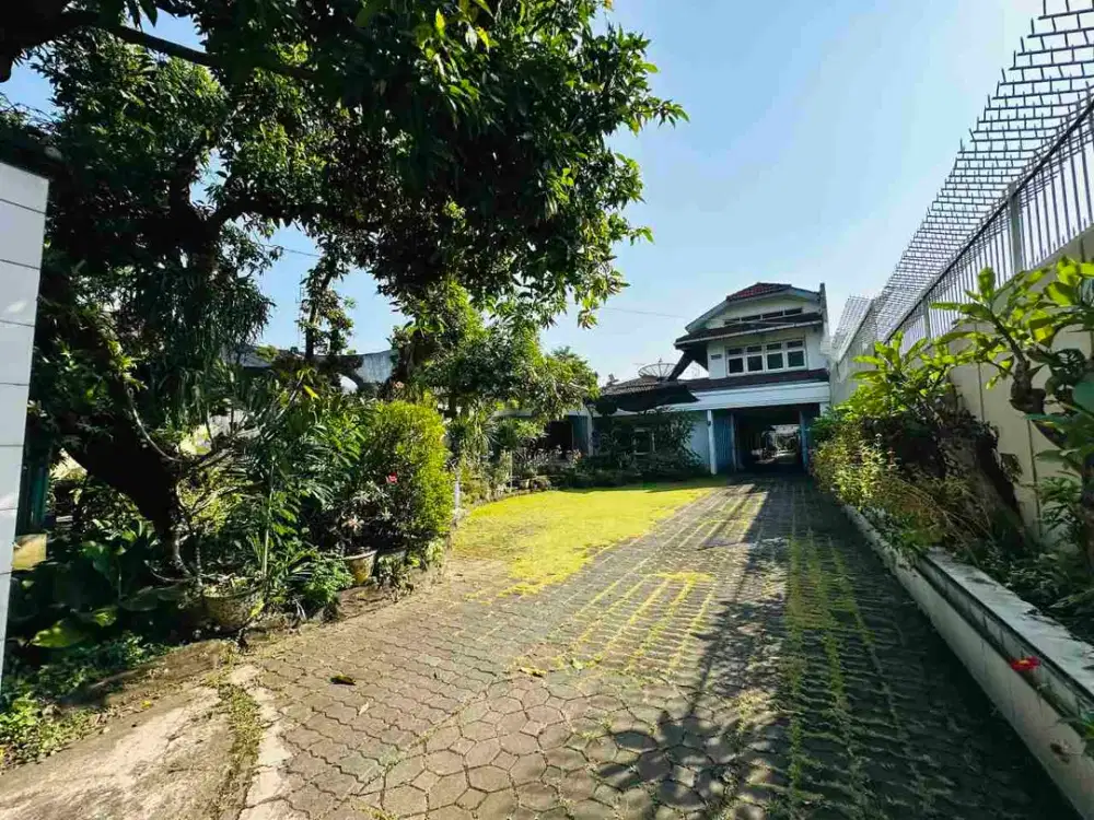 Rumah Mewah Klasik Luas di Colomadu