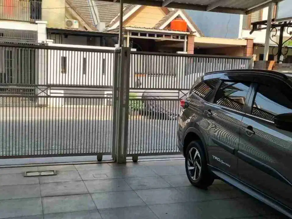 Dijual Cepat Rumah Furnished Carport 2 di Duta Garden Cluster Beverly Hills