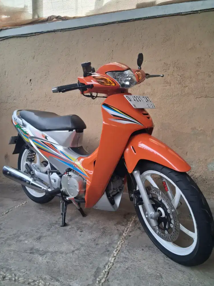 Honda Karisma Silver Orange 2004