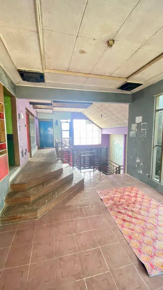 DIJUAL RUMAH LUAS PINGGIR JALAN RAYA – COCOK UNTUK VILLA / RESTO / DLL