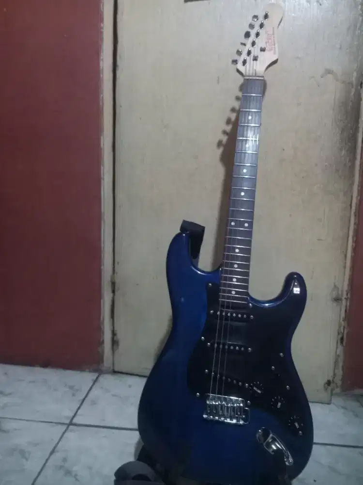 Gitar listrik gecko dan efek mvave cube baby